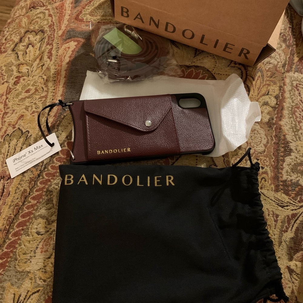 Bandolier Donna side slot crossbody for I phone Xs Max and pebble leather bag